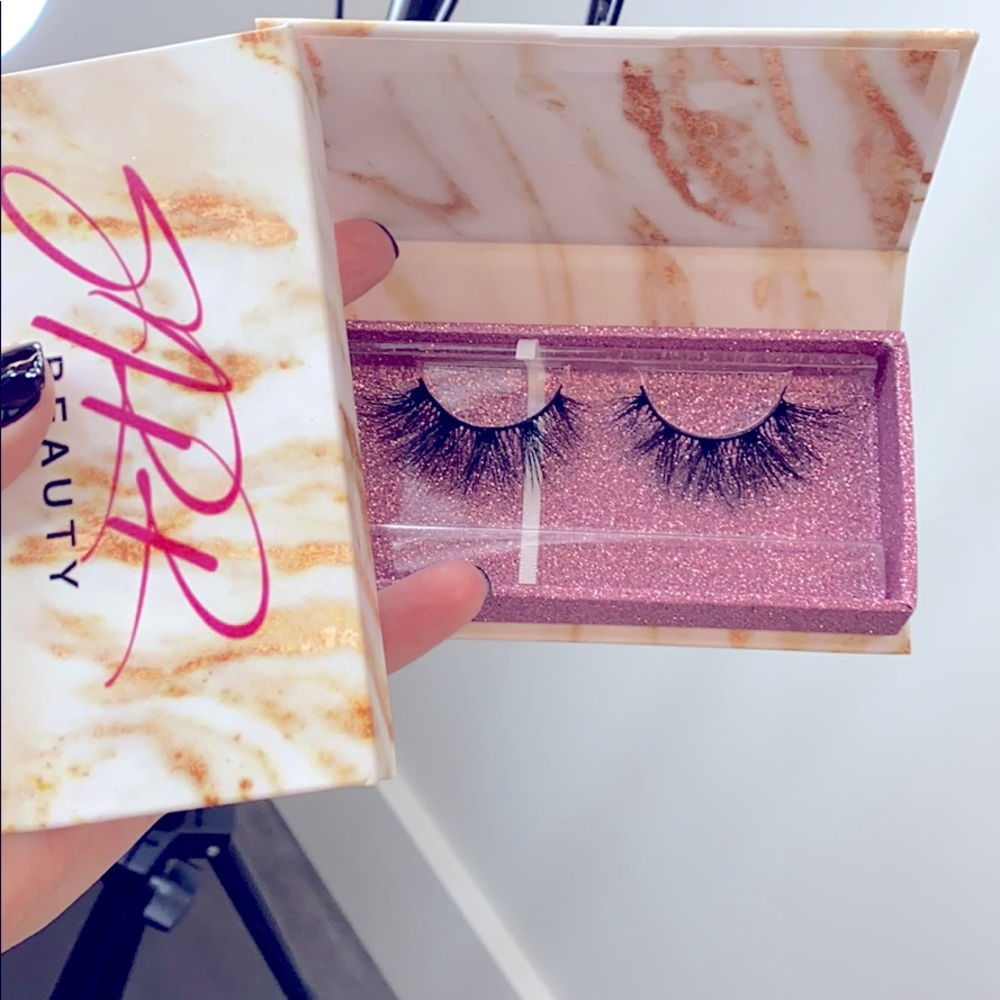SARRBEAUTY SASS LASHES